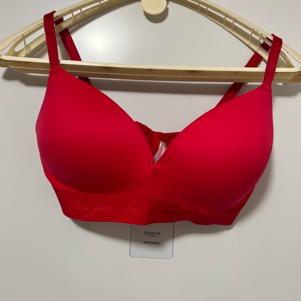 Red Wireless Bra 36DD